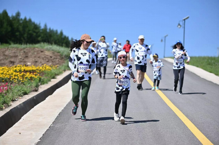 2024尚义·草原天路越野跑在大青山国际旅游度假区激情开跑