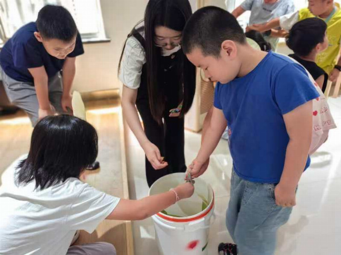 书香浸润心灵土，锡院学子筑梦桥