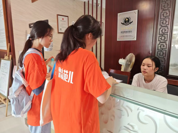 上海师范大学学子：陶艺流光，瓷韵悠长