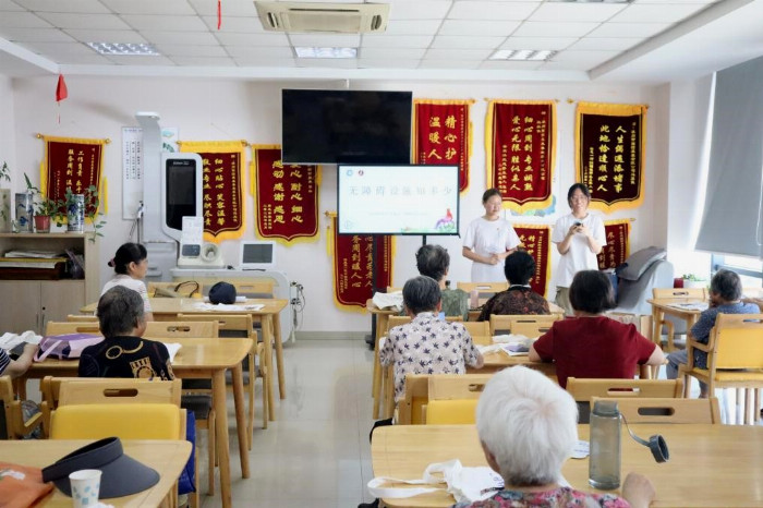 苏城学子三下乡：走进全国示范性老年友好型社区