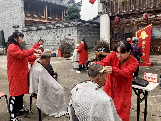生命接力 大爱永恒｜永康市红十字志愿服务活动进“雷锋广场”