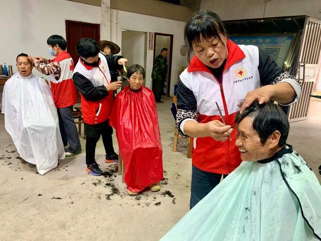 洒向人间都是爱｜永康市红十字会、红十字医院联合“进乡村 送健康”