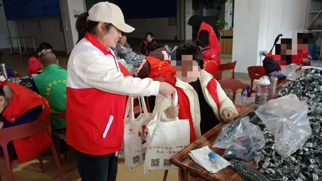 贡献志愿力量 创造美好生活——永康市红十字会“12·5国际志愿者日”系列主题活动
