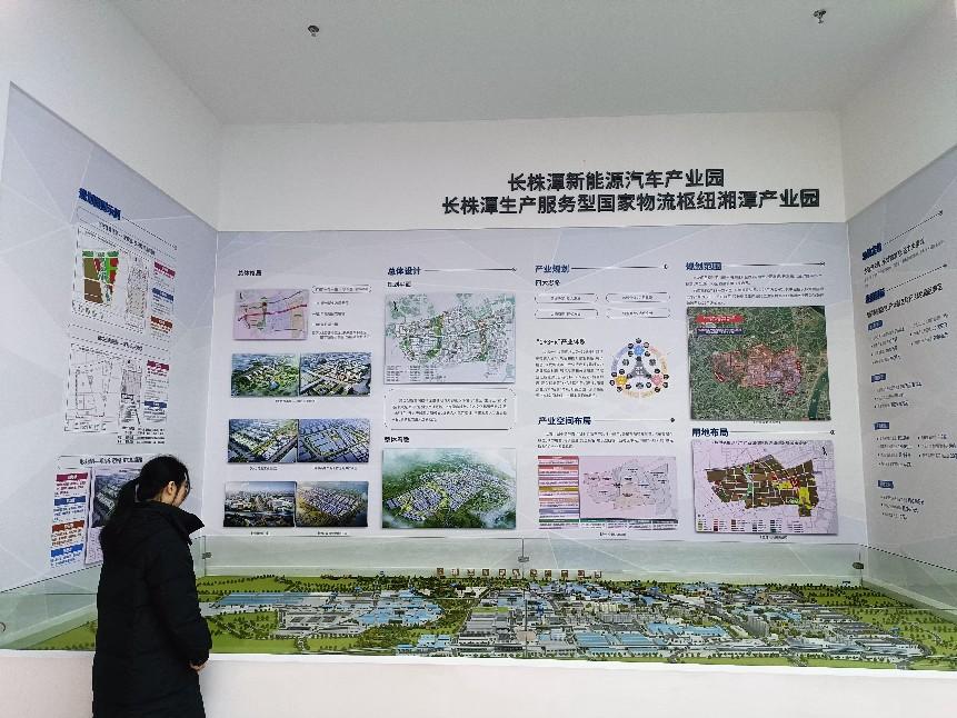 全景“返家乡”|他们深入物流中枢、交通动脉与民生街巷，解锁家乡基建“新成就” 东林土交学子在行动