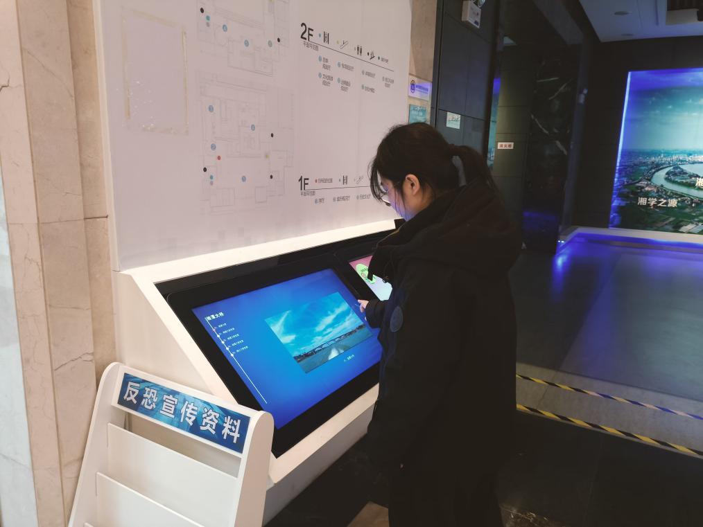 全景“返家乡”|他们深入物流中枢、交通动脉与民生街巷，解锁家乡基建“新成就” 东林土交学子在行动