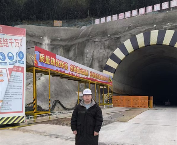 全景“返家乡”|他们深入物流中枢、交通动脉与民生街巷，解锁家乡基建“新成就” 东林土交学子在行动