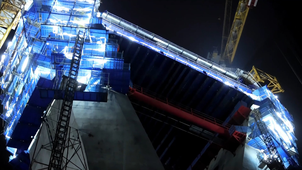 Qinglongmen Bridge Superstructure Construction Begins