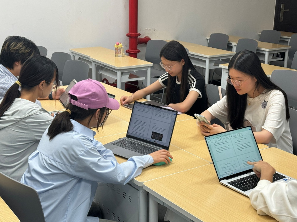 西安外国语大学绿穗智联团队响应号召，积极投身智慧农业跨境ERP行业发展