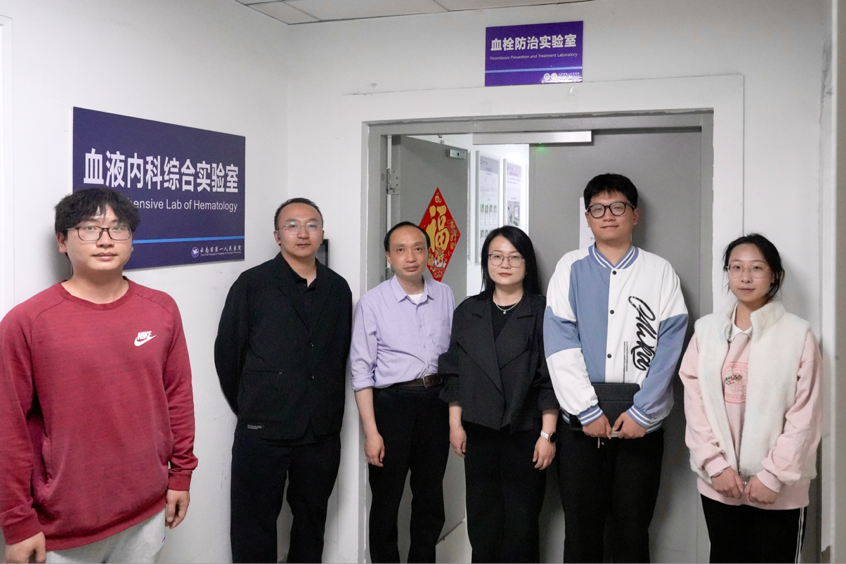 “丝脉循光”项目组赴昆明昆华医院血液内科调研：共探蚕丝蛋白血浆代用品研发新方向
