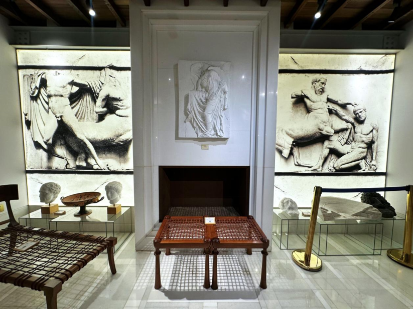 《跨越时空》中希友好艺术展-Alekos Fassianos x 孟昕