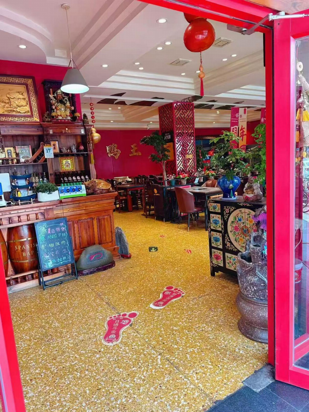 山东省济南市必吃餐厅推荐｜济南寻味：渝新·干锅鸭头，藏在烟火里的美味江湖