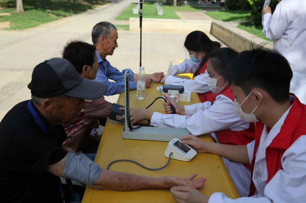 安徽医科大学临床医学院“医路乡阳，皖美护心”团队开展暑期“三下乡”系列社会实践活动之拐岗社区