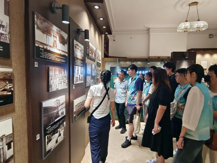 南通大学历史文化学院（法学院）师生赴南通博物苑开展实践研学共探馆校协同育人新路径