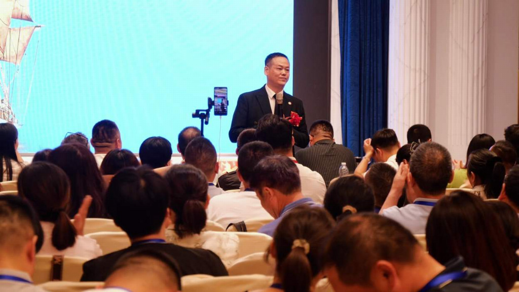 康貝數(shù)商全生態(tài)AI數(shù)字商業(yè)論壇在合肥成功舉辦 助力中小微企業(yè)數(shù)字化轉型
