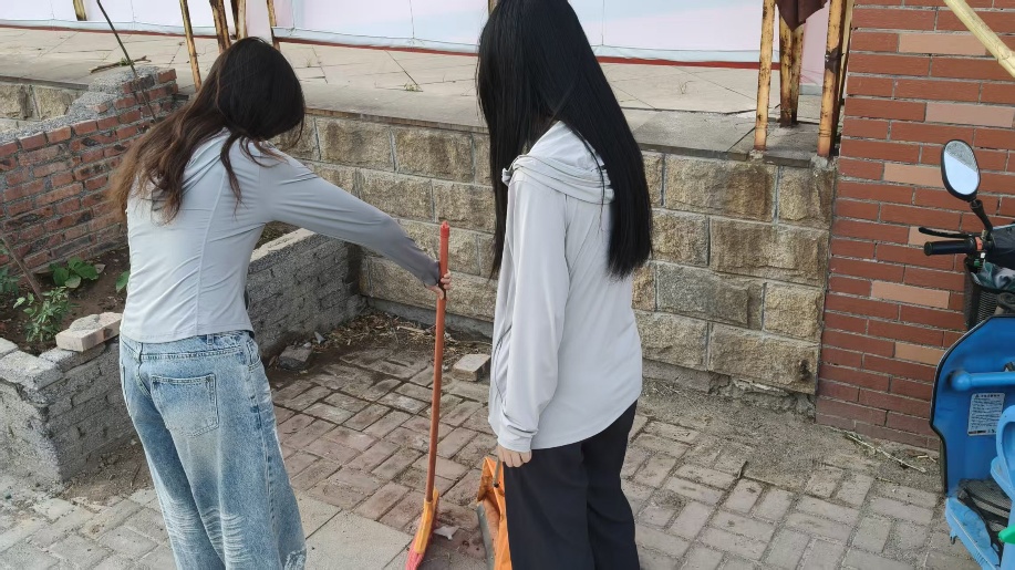 医学青年助力乡村振兴：豫北医学院学子孟庄村环保行动纪实(图3)