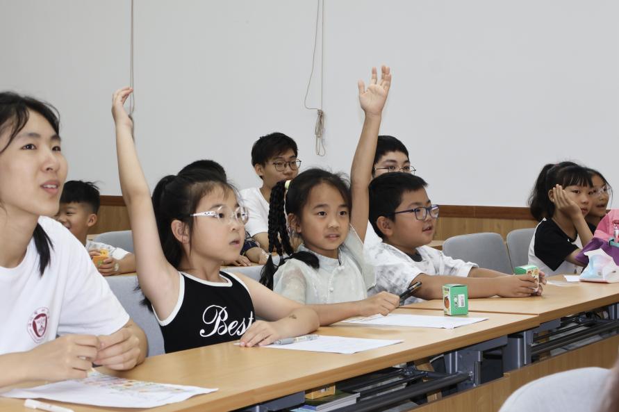 以爱为墨，绘童心成长图景——温州医科大学巾帼筑梦暑期社会实践团成长护航记