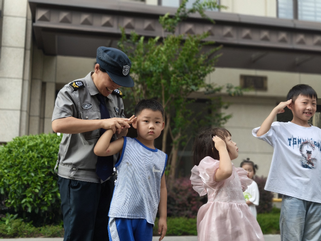 世茂服务东南区域：当一天 “小小物业人”，体验世茂服务小区里的奇妙日常！