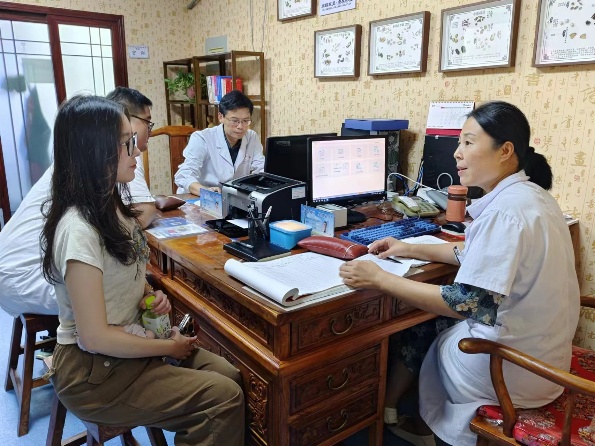 山东中医药大学睛彩乡村行·青禾岐黄服务团：走进济南多家社区卫生院开展调研