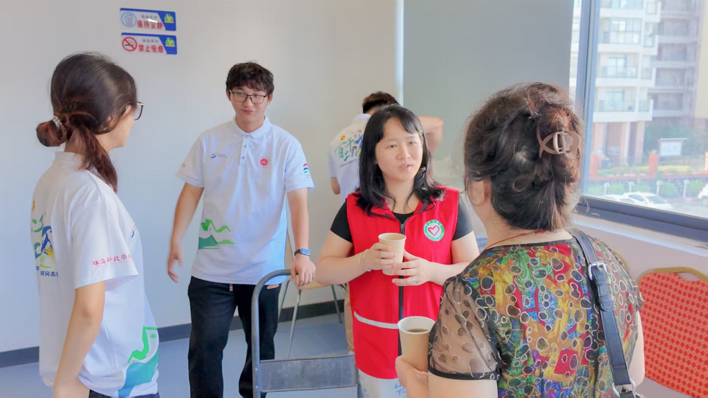 浓情药饮，食暖心房：中医药养生实践活动圆满收官