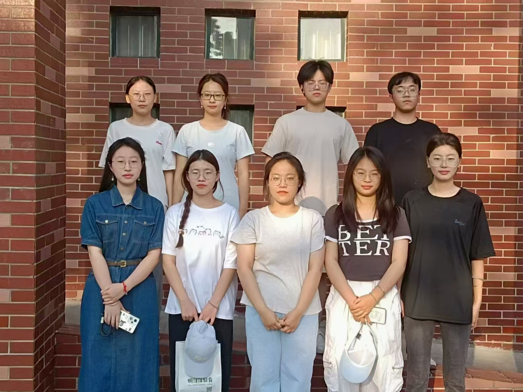 豫北医学院日新书院实践团赴开封尉氏县五间房：多维服务赋能基层，青春力量书写担当(图1)