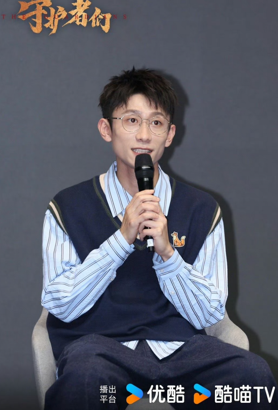 《张一山×威廉福克斯｜秋日叠穿模板来咯》