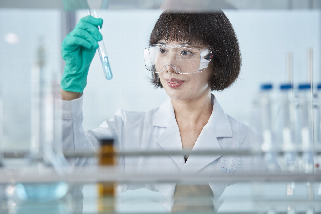 终结困扰3.1亿老年人的“异味钉子户” ——立白科技集团独家专研“银发洗衣液”，用科技守护“家”的味道