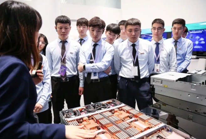 数字赋能：江苏宿迁八维学校做时代浪潮中的职业教育领航者