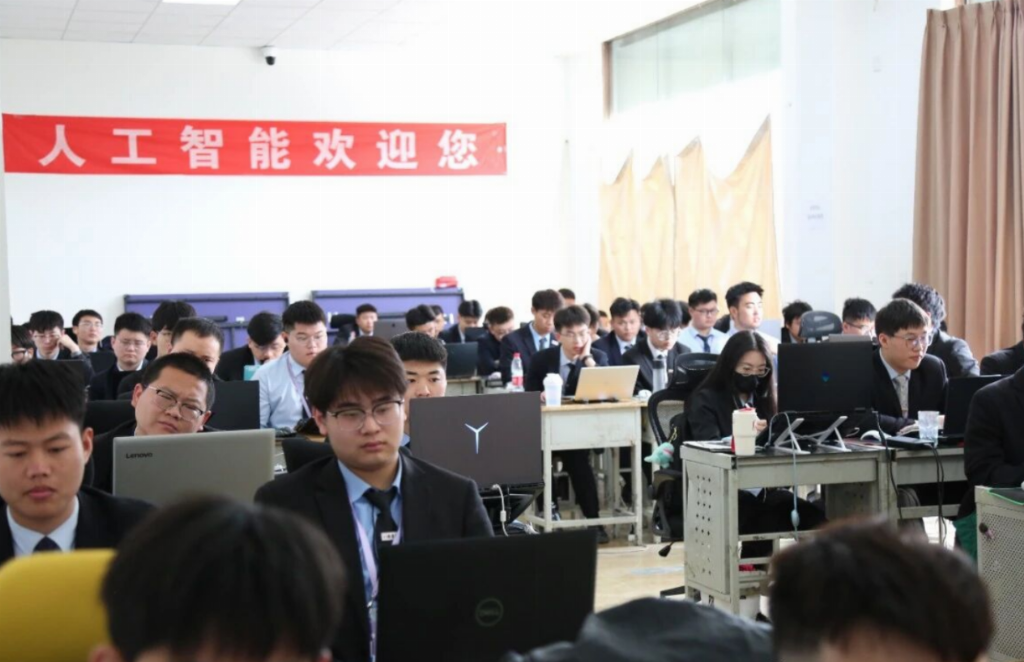 乘AI东风育实干人才 北京八维教育集团破解产业用人密码