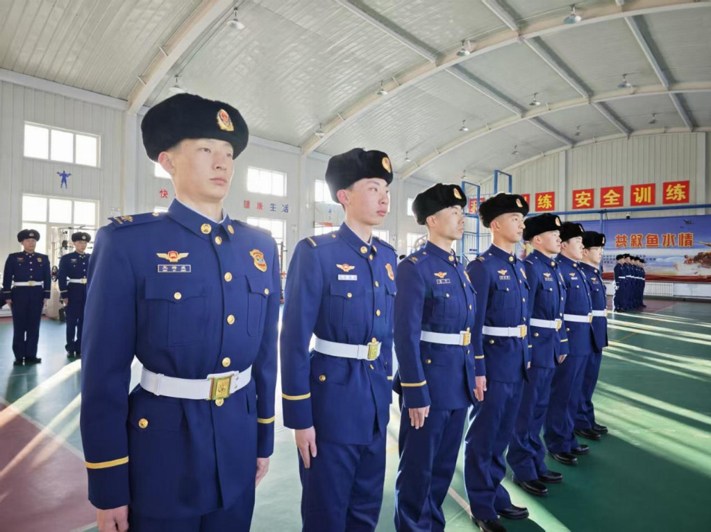 战风斗雪强作风 队列训练塑尖兵