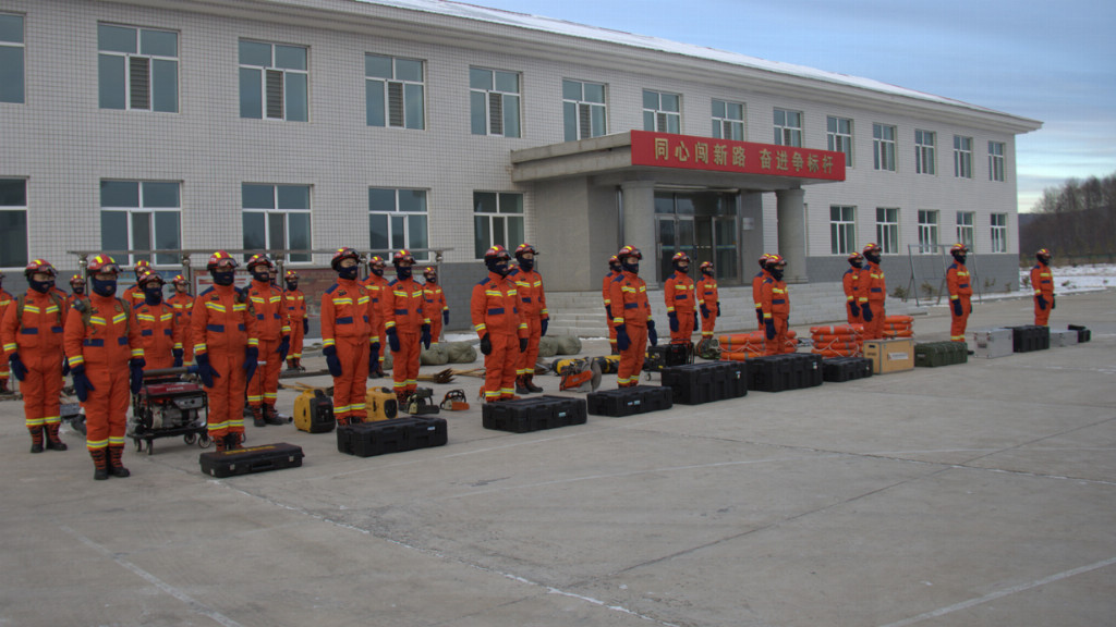 战风斗雪 精武强能丨寒风凛冽砺精兵，提质强能谋打赢