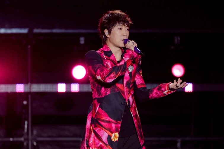 李荣浩燃爆娄底！胡轩时尚男装携手巨星演唱会圆满落幕