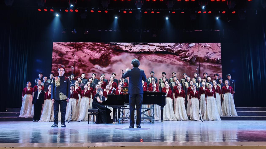 管理学院在兰州大学“一二·九”班级合唱比赛决赛中斩获佳绩