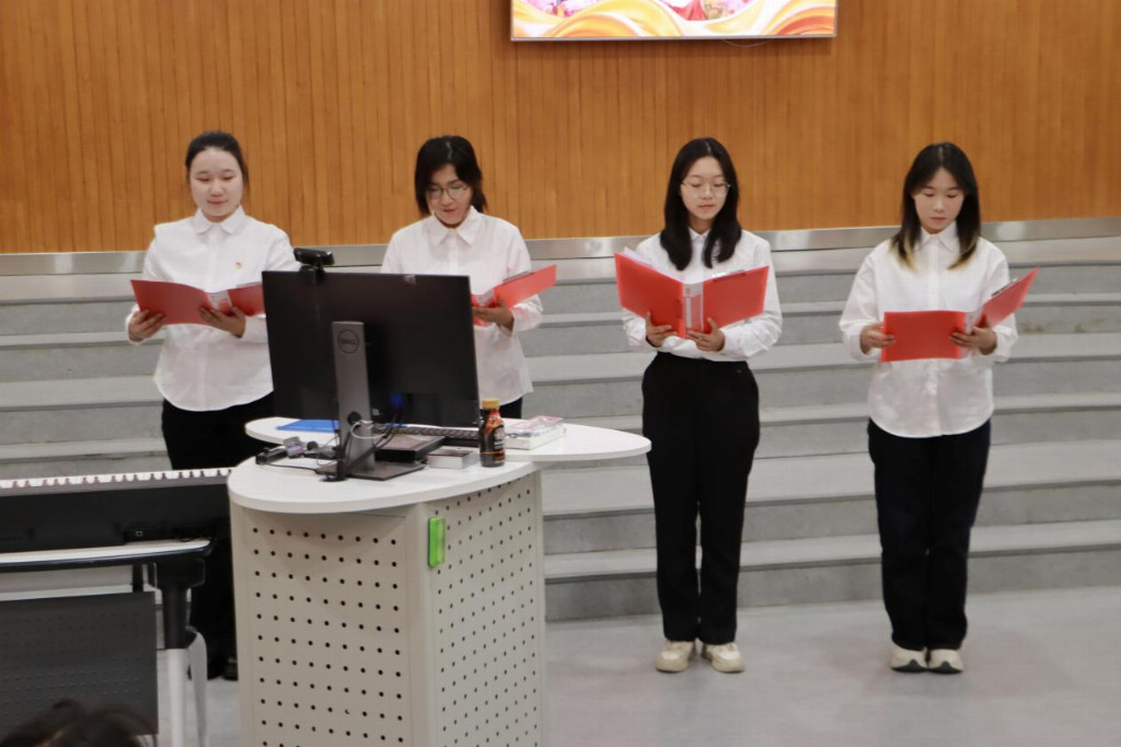 管院团委举办“民族一家亲 共谱和谐曲”校级示范性主题团日活动