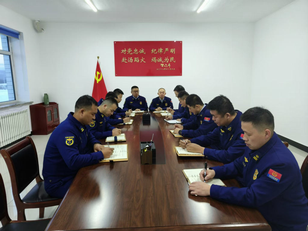 战风斗雪 精武强能｜砺兵极寒练硬功 枕戈待旦筑防线