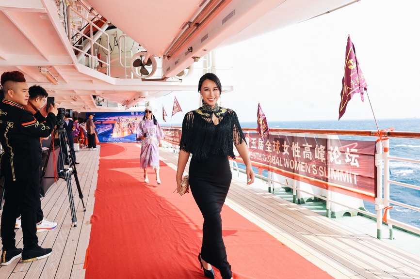 2025世界夫人全球总决赛海上大秀 绽放女性力量