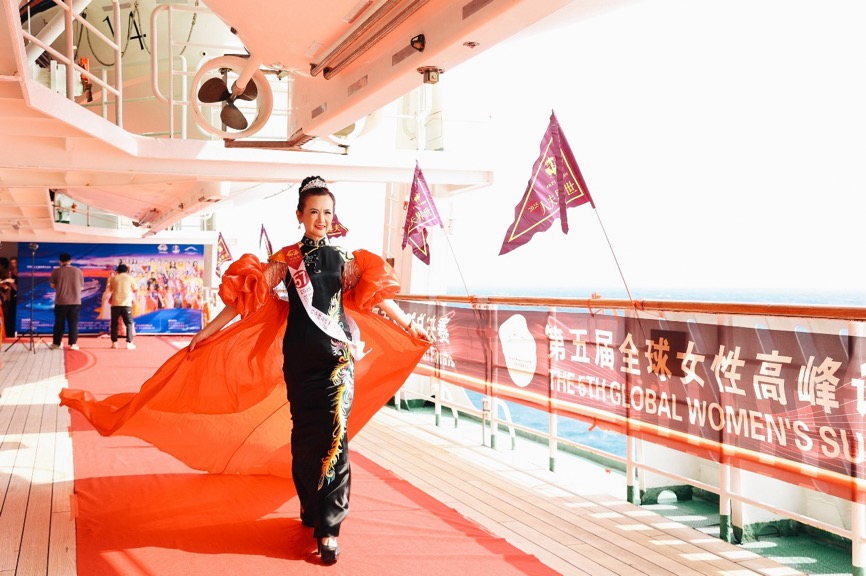 2025世界夫人全球总决赛海上大秀 绽放女性力量