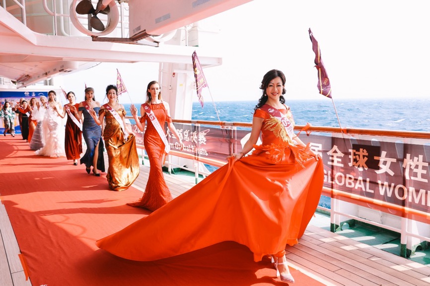 2025世界夫人全球总决赛海上大秀 绽放女性力量