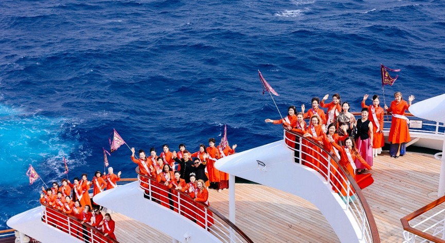 2025世界夫人全球总决赛海上大秀 绽放女性力量