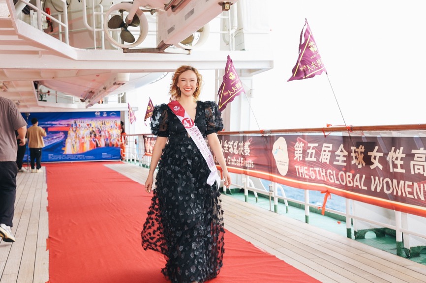 2025世界夫人全球总决赛海上大秀 绽放女性力量