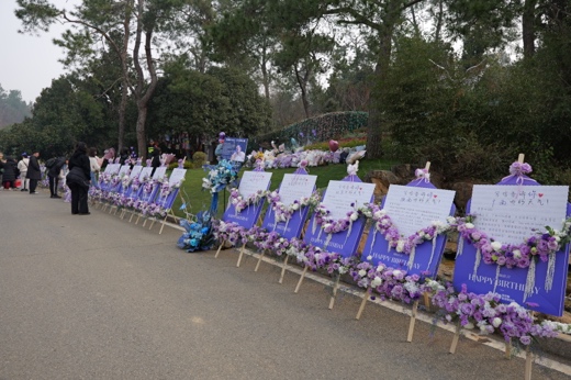 两岸歌迷缅怀CoCo李玟 以信件诉说思念 用爱跨越山海