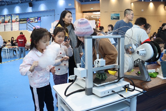 “潮玩新春 科技有约”，一场社区里的科技文化盛宴