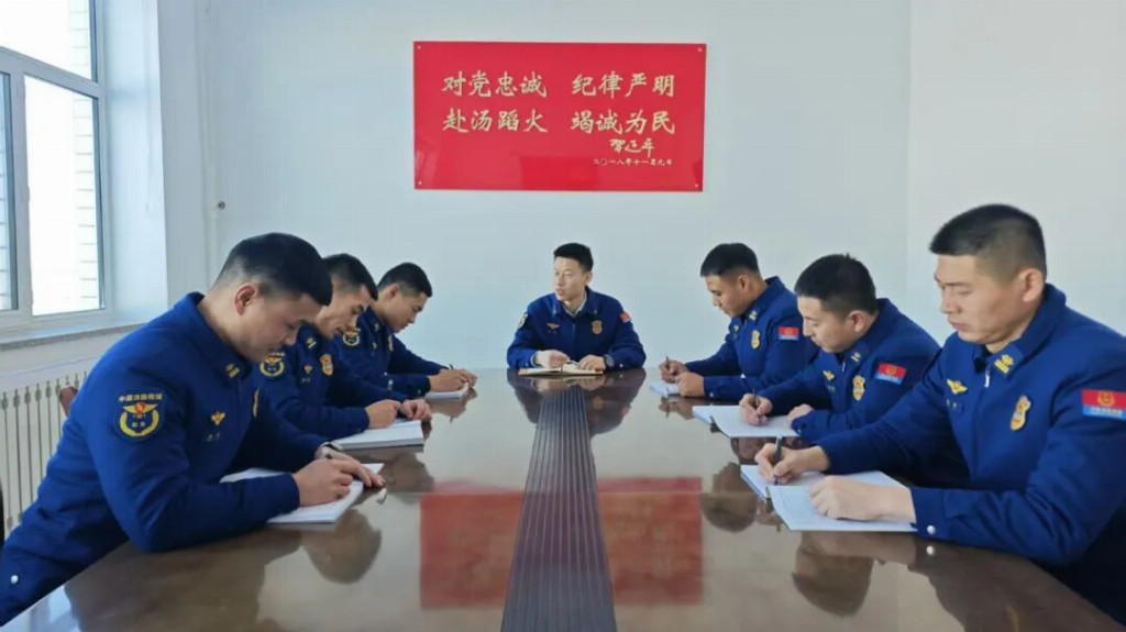 战风斗雪 精武强能|战严寒砺斗志 强体能保打赢