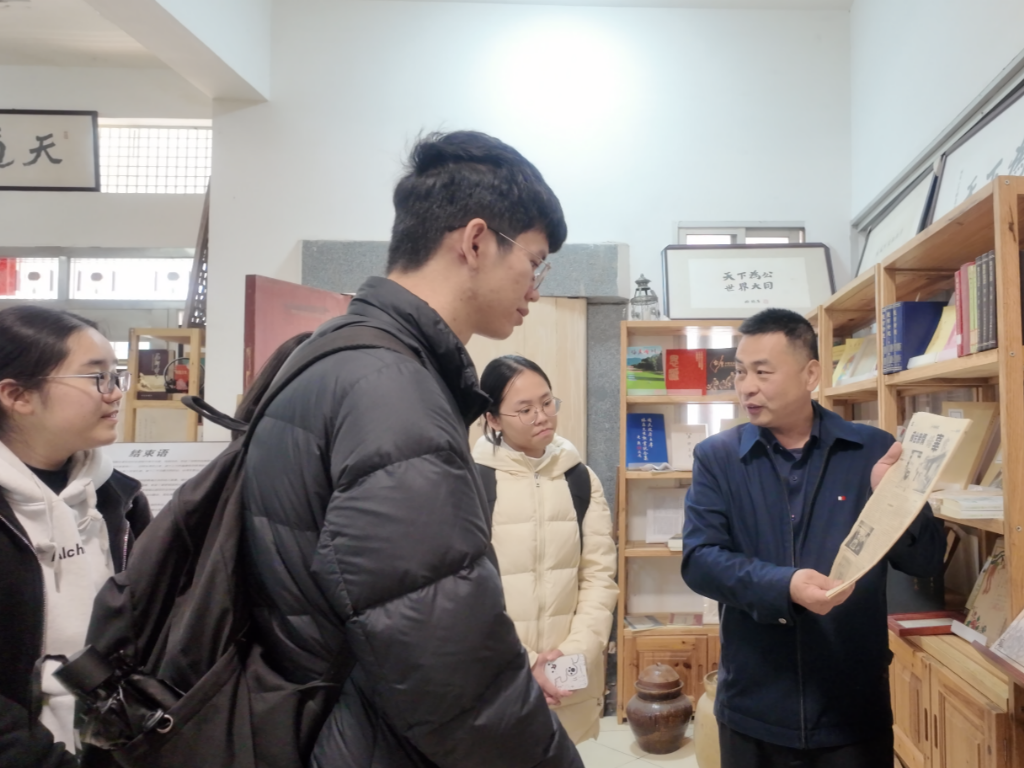 足迹领航探故牍，青春创活两岸桥：“纸路新程”实践队探索“迁台记忆”活化传承与创新实践