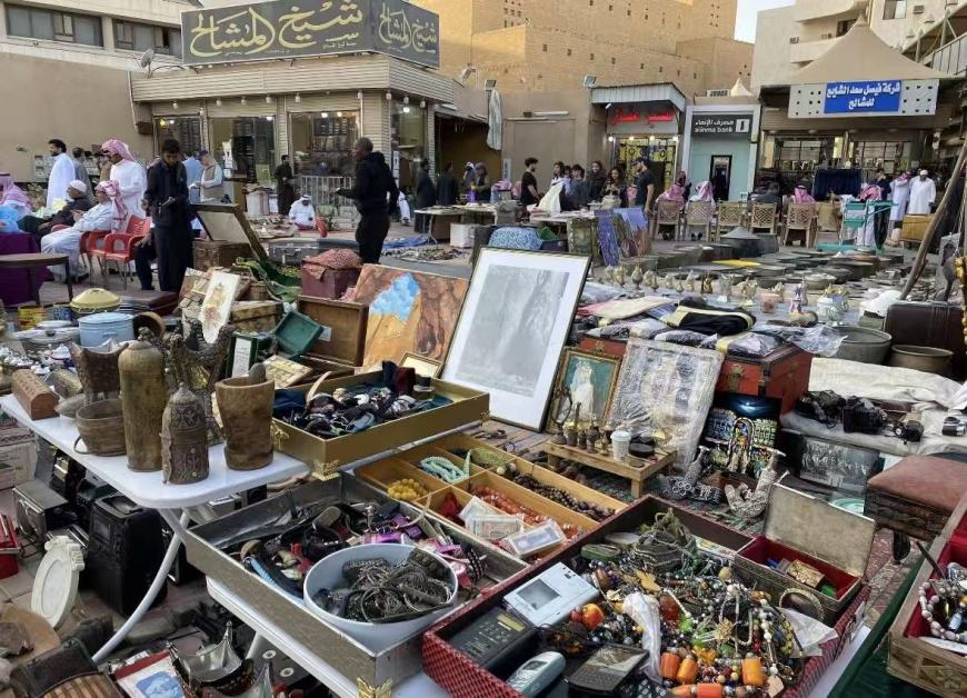 以青春守文脉，以匠心藏家国：90后收藏家师博玉的传承之路(图2)