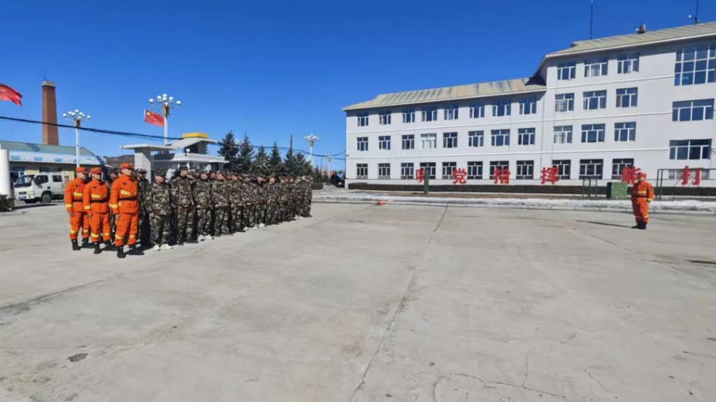 岭上机动 守护北疆丨以训帮带促提升，严训实练强作风