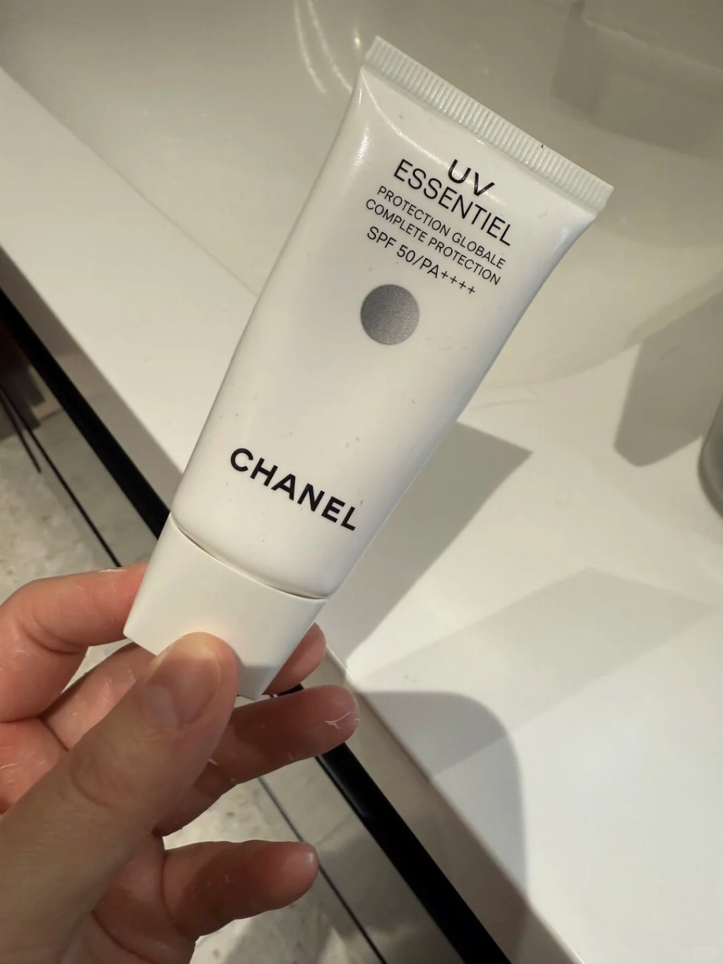 香奈儿活力光采防晒霜.jpg
