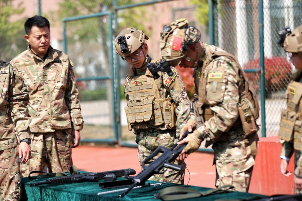 铁马金戈 卫我山河 沂水县开慧实验小学开展公益国防体验营活动
