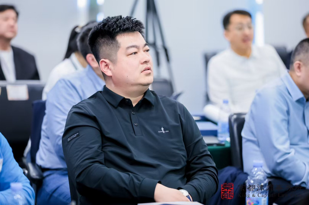 835e126c542867da2f83e96d5e712073afa70eb3f17950858a76db41d9292b30