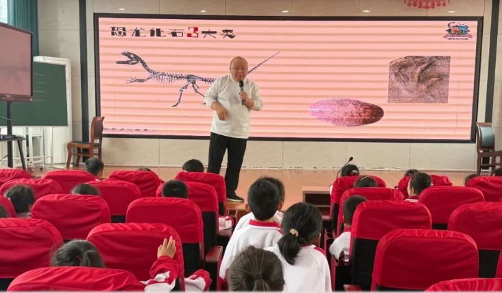 87e7e8b882ef1fe7c8b8057ed6055a1027e299c6d77e8b54b9167594f8943a04