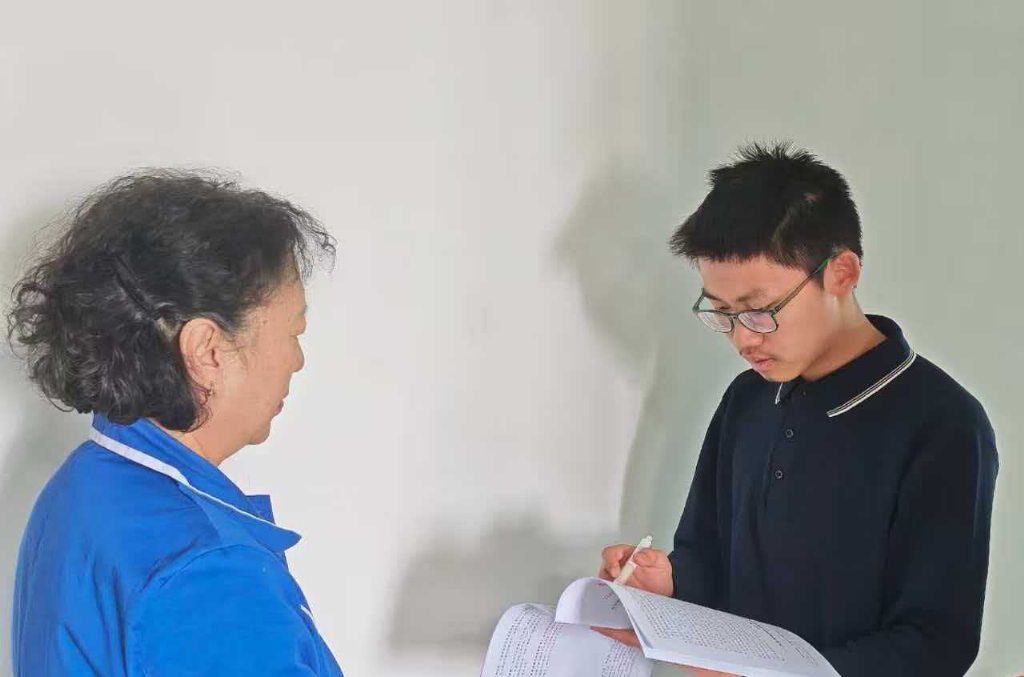 ����ʵ���ҵ�����ͷ������8640�����ѵ123����ҽ��һ֧��ѧ���ŶӵĶ���ũ��DMC���ؼ�ʵ��